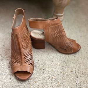 Vince Camuto Heels - Open Toe/Heel